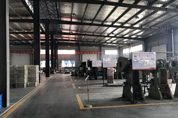 鐵盒包裝廠家生產車間